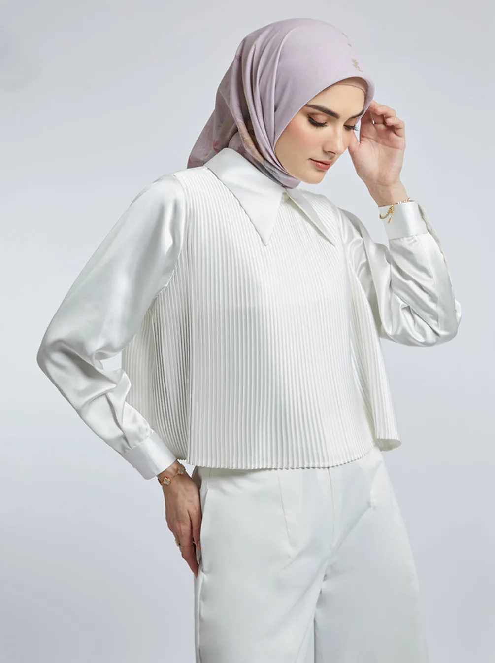 AZLIN PLEATED TOP PLAIN WHITE