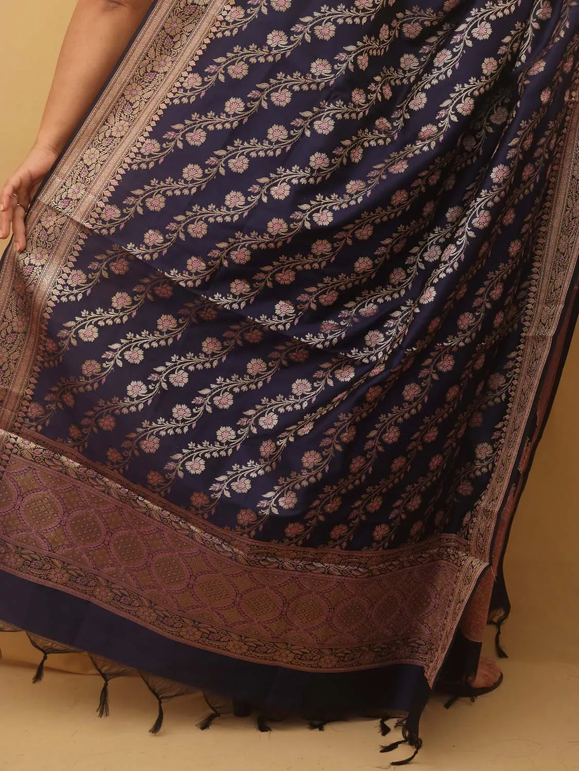 Exquisite Blue Banarasi Silk Dupatta with Meenakari Embroidery – Elegant Traditional Stole