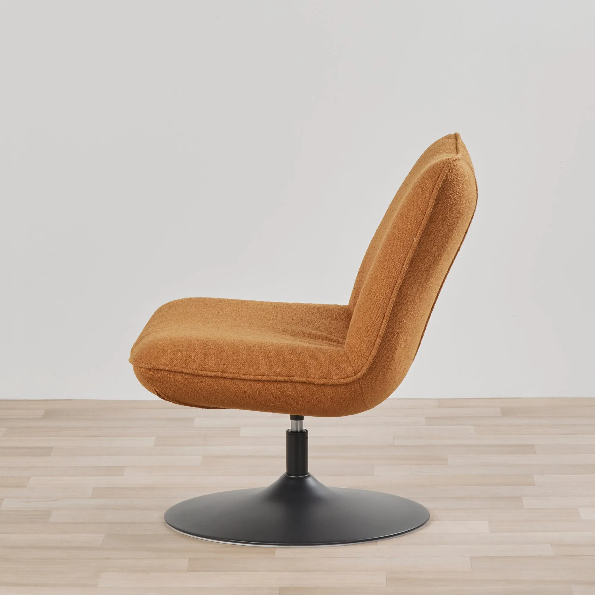 Walter Lounge Chair - Caramel