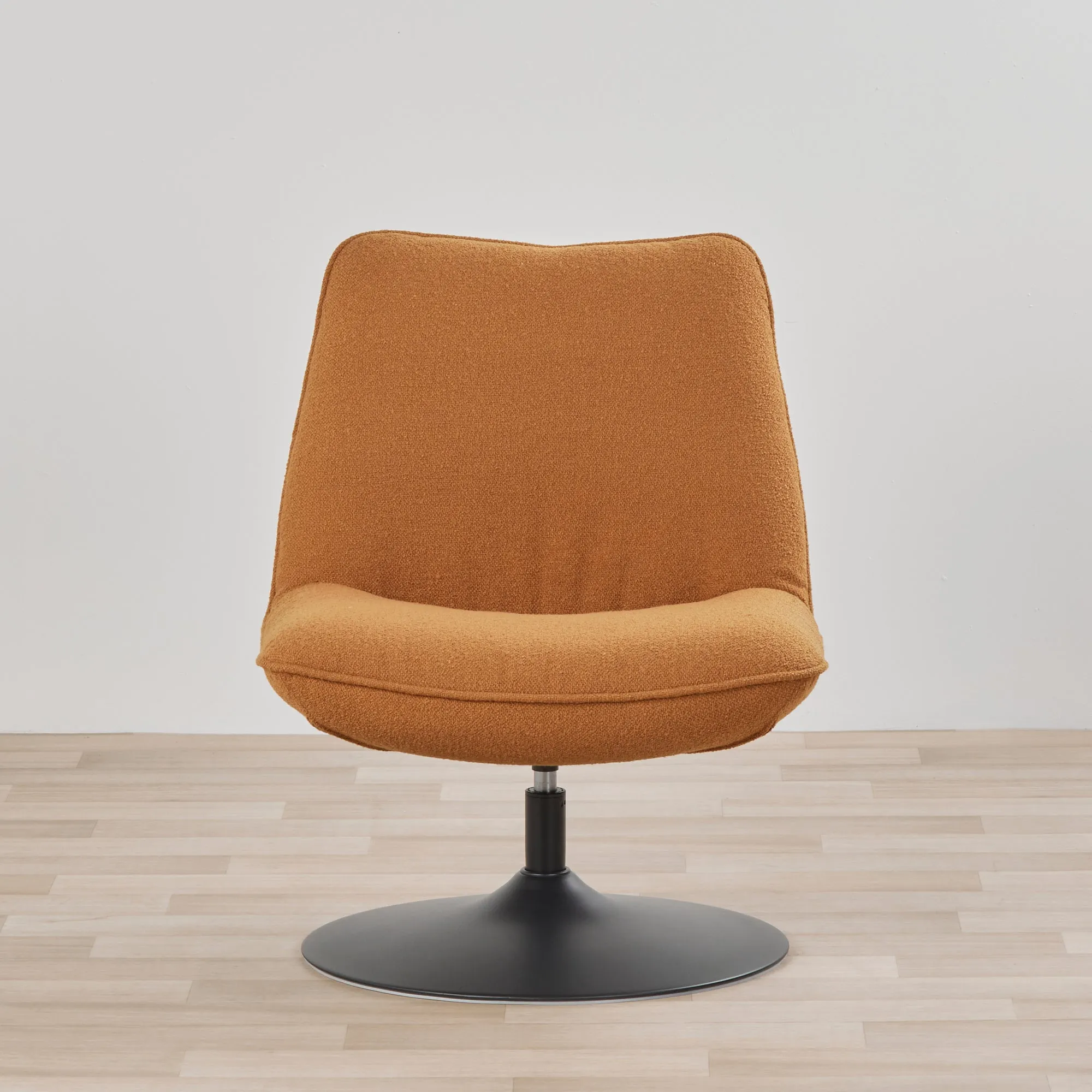 Walter Lounge Chair - Caramel