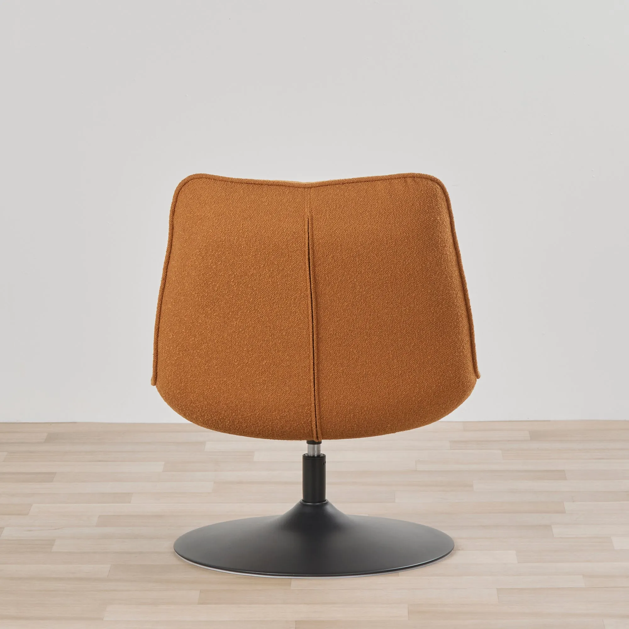 Walter Lounge Chair - Caramel